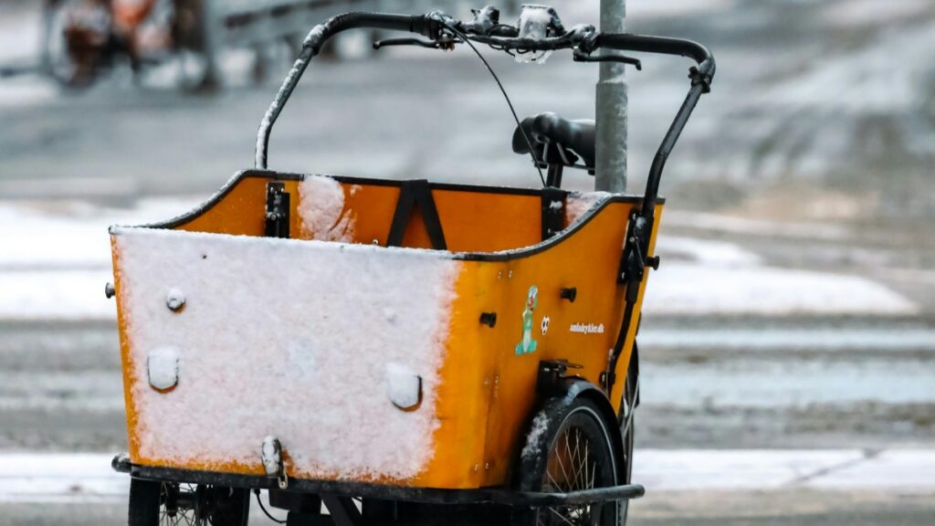 How Eritrea WhatsApp bloggers can collaborate with Canada advertisers in 2025