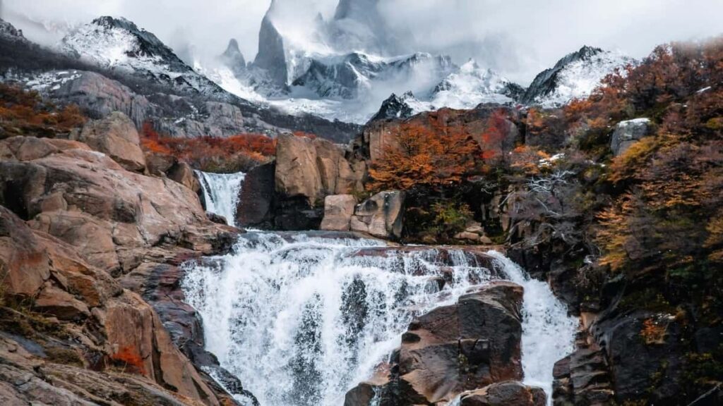 Eritrea WhatsApp bloggers can can collaborate with Djibouti advertisers in 2025