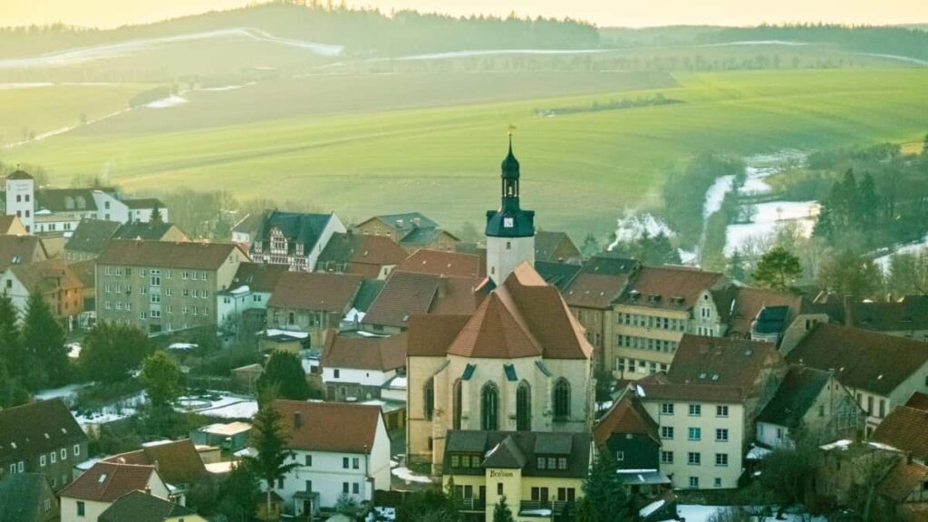 2025 Russia Twitter All-Category Advertising Rate Card for Eritrea