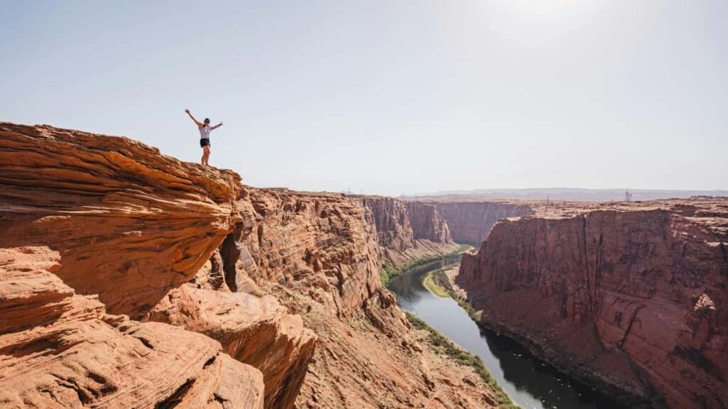 2025 Italy LinkedIn All-Category Advertising Rate Card Guide