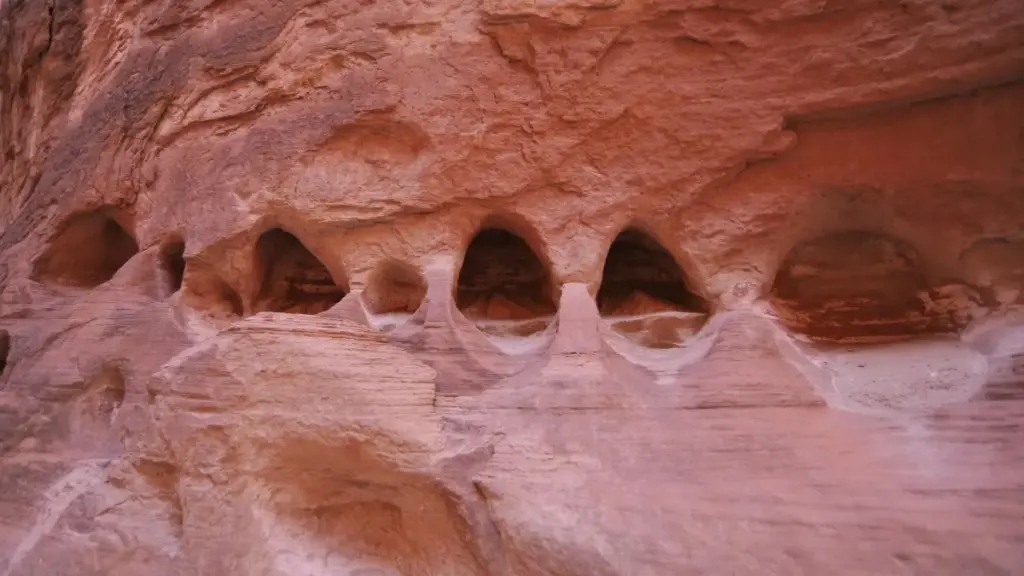 ኤርትራውያን ምርጫ ኣስተዳደር ብThreads ናይንዲያ ብወርሓዊ ሪተንር ስርዓት ንብለላ ኣብ ምእታው ዘለዎ ንጥፈታት ኣብ ማህበራዊ ሚዲያ