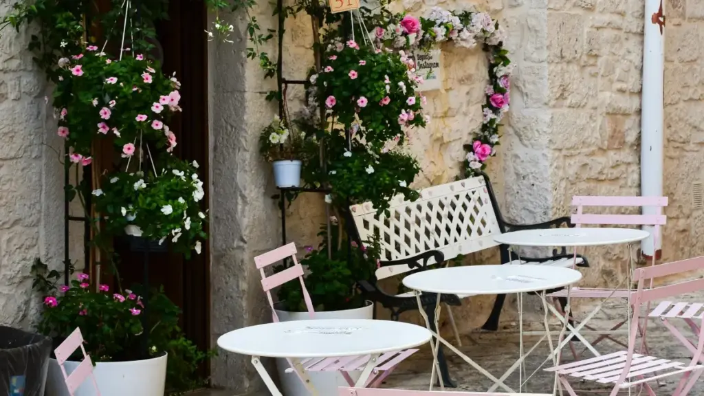 ከቦስኒያ እና ሄርዝኮቪና ዮሽ ክሪየተሮችን ለማግኘት በማህበራዊ ሚዲያ መሣሪያዎች ላይ በተለያዩ መንገዶች ማወቅ እና ቫይራል ይዘት ማምጣት።