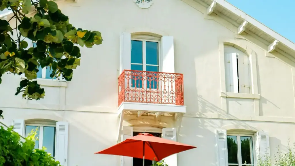 እዚ ጽሑፍ ንንግዲ ኣብ ኤርትራ ዝተለዉ ምእታውን እዩ። ንንኡምበርግ ቢሊቢሊ ክሪየተር ለማግኘትን PR ፖኬጅ ለማስተላለፍ ምስተዋዕሎታት፣ እርምጃታት፣ ጸብታት እዚ ይሕብር።