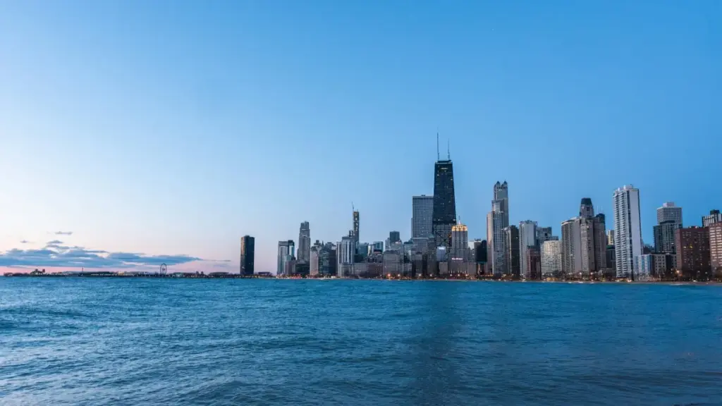 Practical, local guide for Eritrean creators to find and pitch Latvian brands on ShareChat — highlight must-have items and close deals.