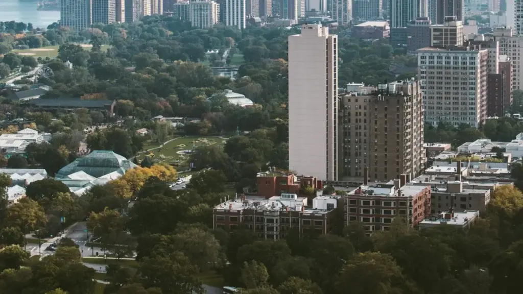 Practical, local-first guide for Eritrean creators to reach Peru brands on Facebook and run win-win giveaways.