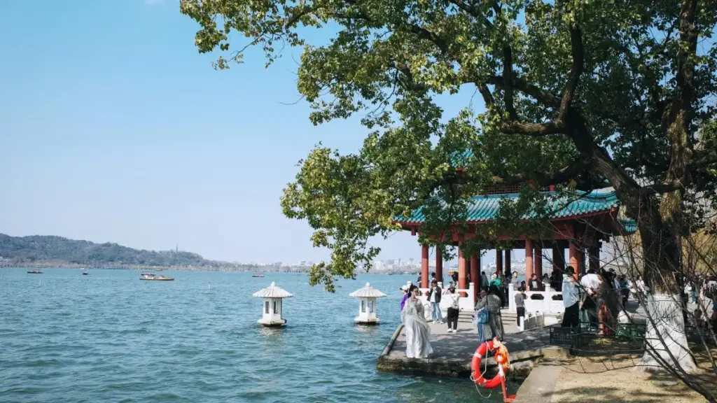 ኣርእስቲ ምስ ኣልማዝ ንፍላይ ኣብ ታይላንድ ከም ኣርባ ዝበለ ኣፕል ሙዚቃ ክሪይተርን ንቪራል ንቦክሲንግ ፕራግራሞታት ኣብ 2025 ካብ ኣርእስቲ ዝተሰማምዐ መረጃታት፣ ስርዓትን ጽሑፍን ይርሓየ።