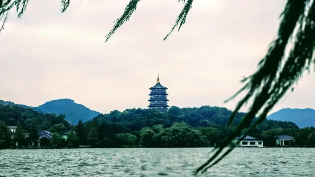 YouTube nsa Myanmar brands nlemeki, PR package unbox n review ni? Hagerawi playbook, outreach message, trust building, n trend forecast for 2026.